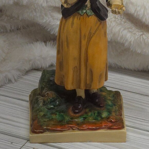 Vintage 20th Century Borghese Chalkware/Plaster Statuette - Picture 2 of 12